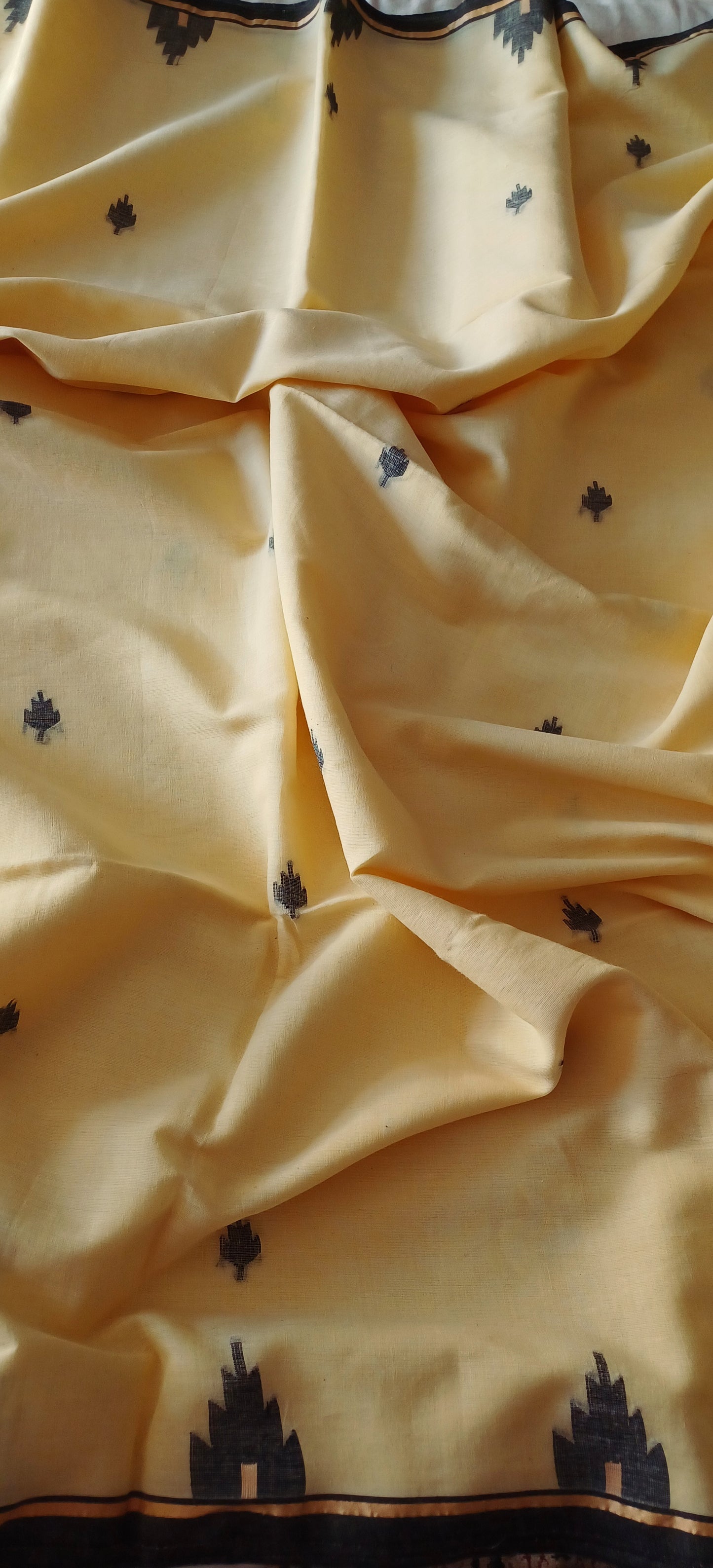 Light Yellow Bengal Handspun (Khadi) cotton Jamdani