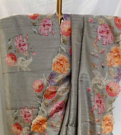 Grey semi Tussar silk saree in digital prints and scallop border