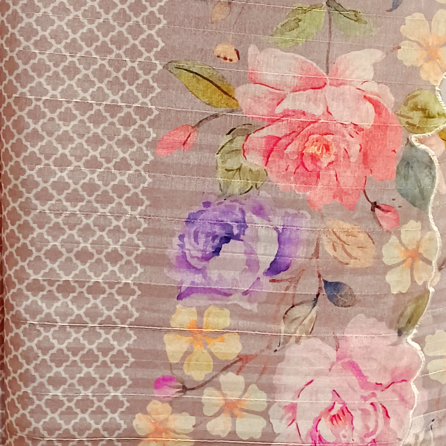 Light Mauve semi Tussar silk saree in digital prints and scallop border