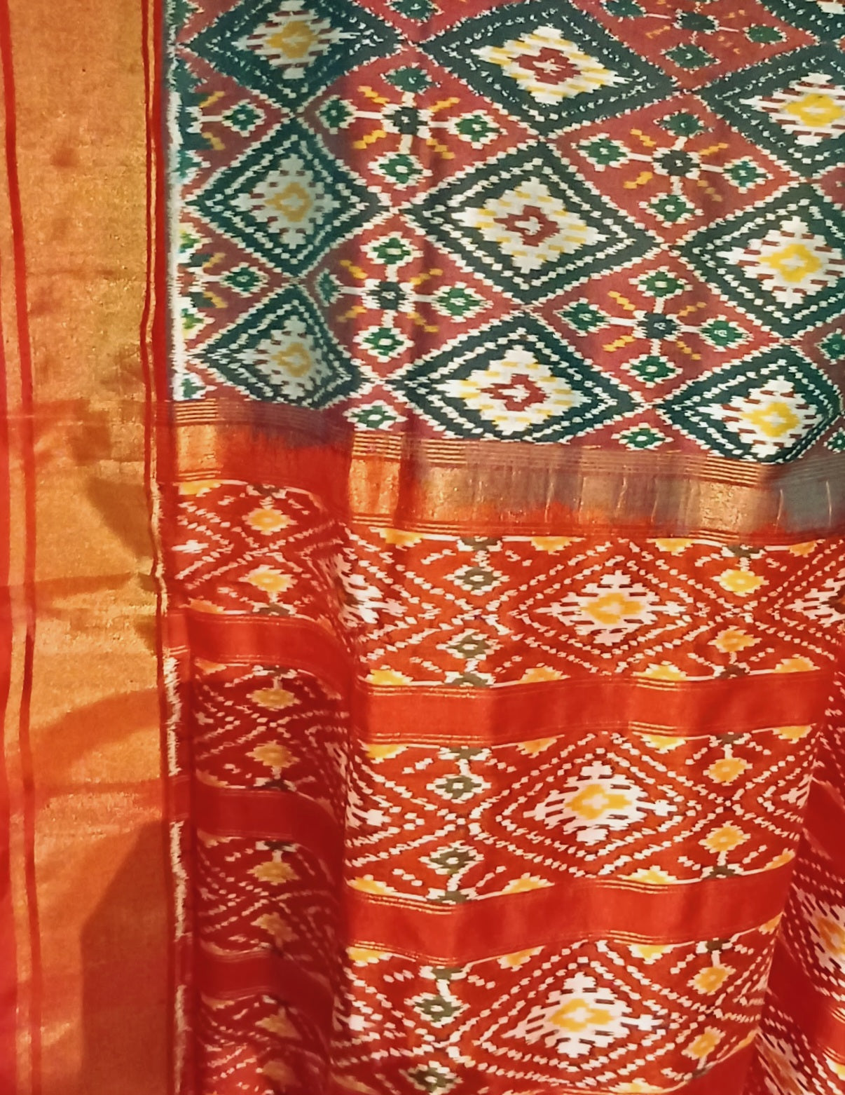 Dark Green with Red border Pochampally Ikkat Tie and Dye Pure silk Saree