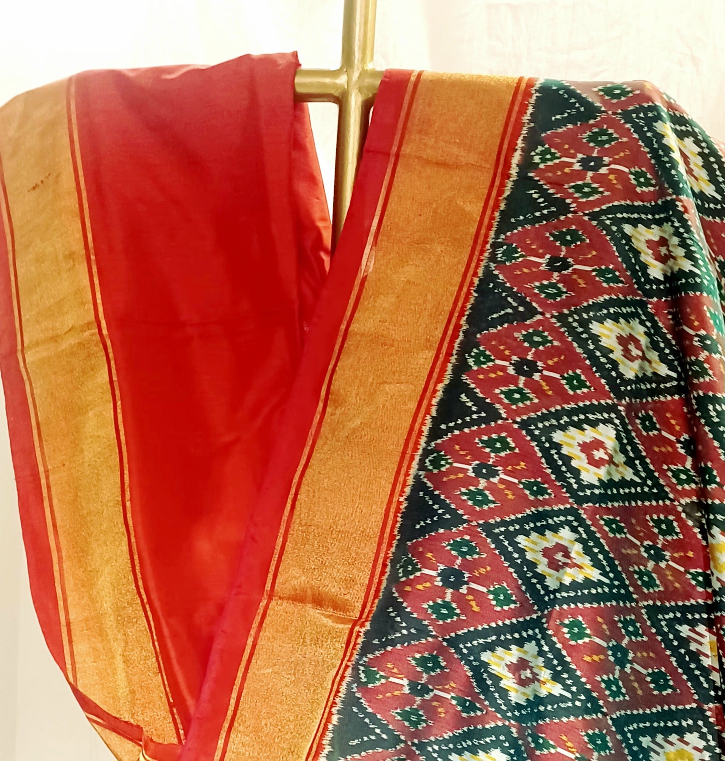 Dark Green with Red border Pochampally Ikkat Tie and Dye Pure silk Saree