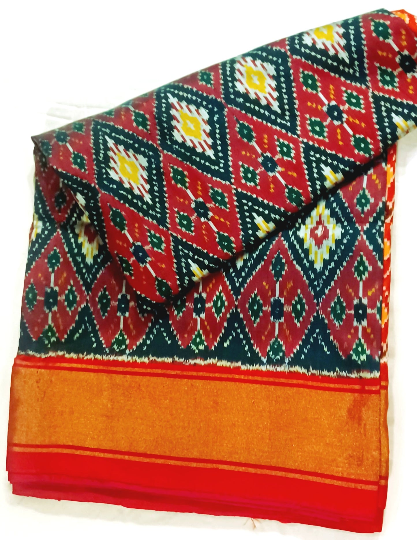 Dark Green with Red border Pochampally Ikkat Tie and Dye Pure silk Saree
