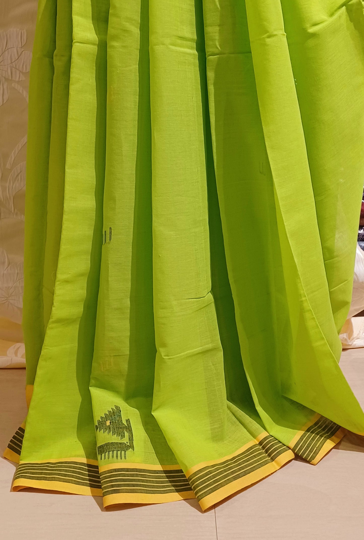 Light Green handwoven bengal cotton Jamdani saree