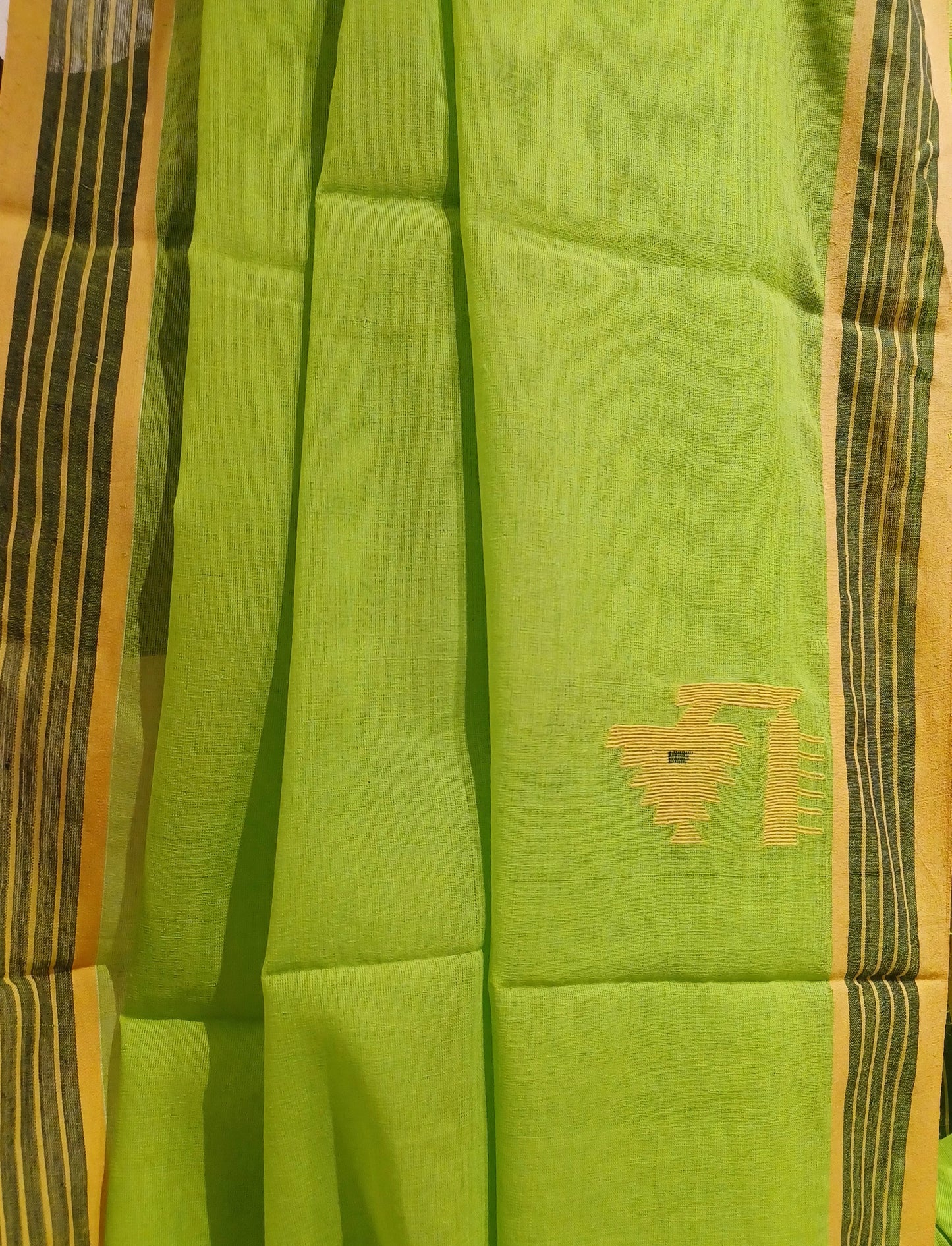Light Green handwoven bengal cotton Jamdani saree