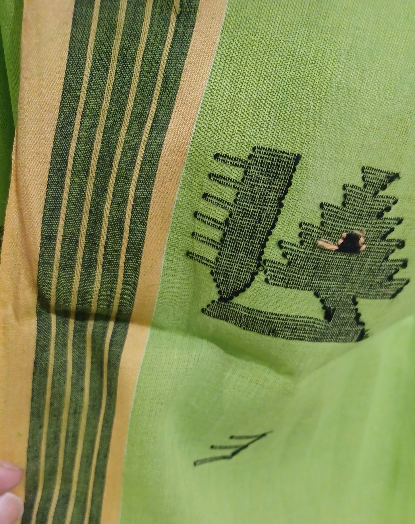 Light Green handwoven bengal cotton Jamdani saree
