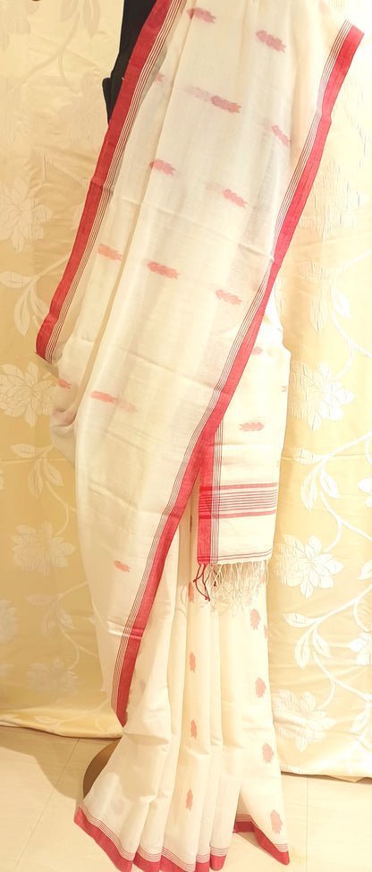 Off-white handwoven bengal cotton Jamdani saree