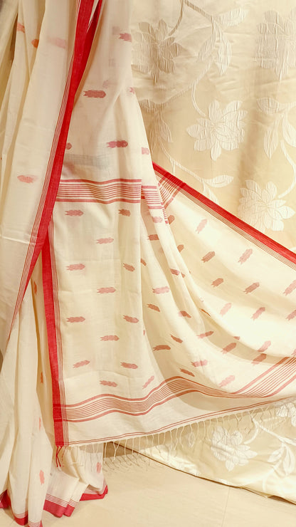 Off-white handwoven bengal cotton Jamdani saree