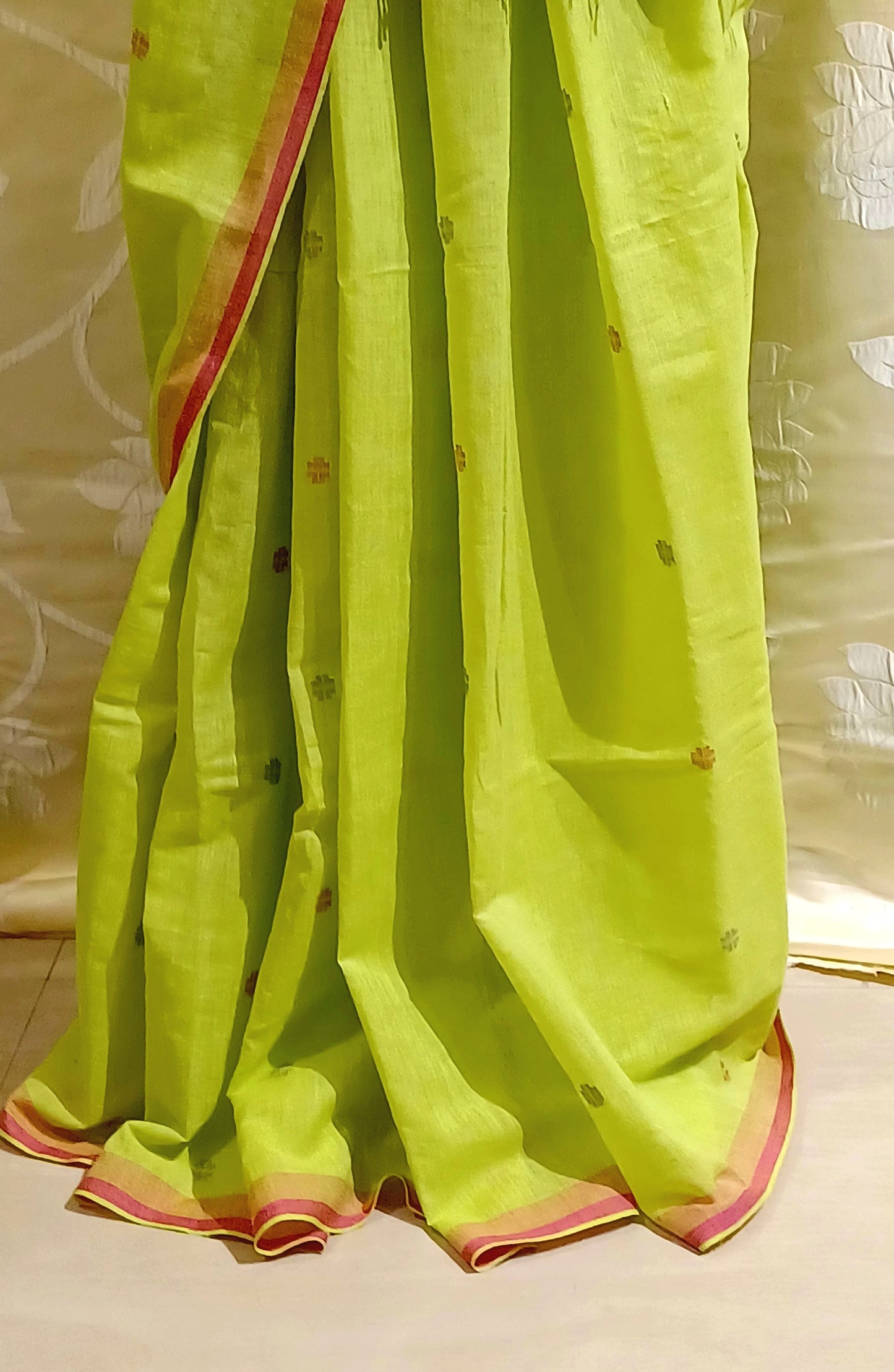 Light green handwoven bengal cotton Jamdani saree