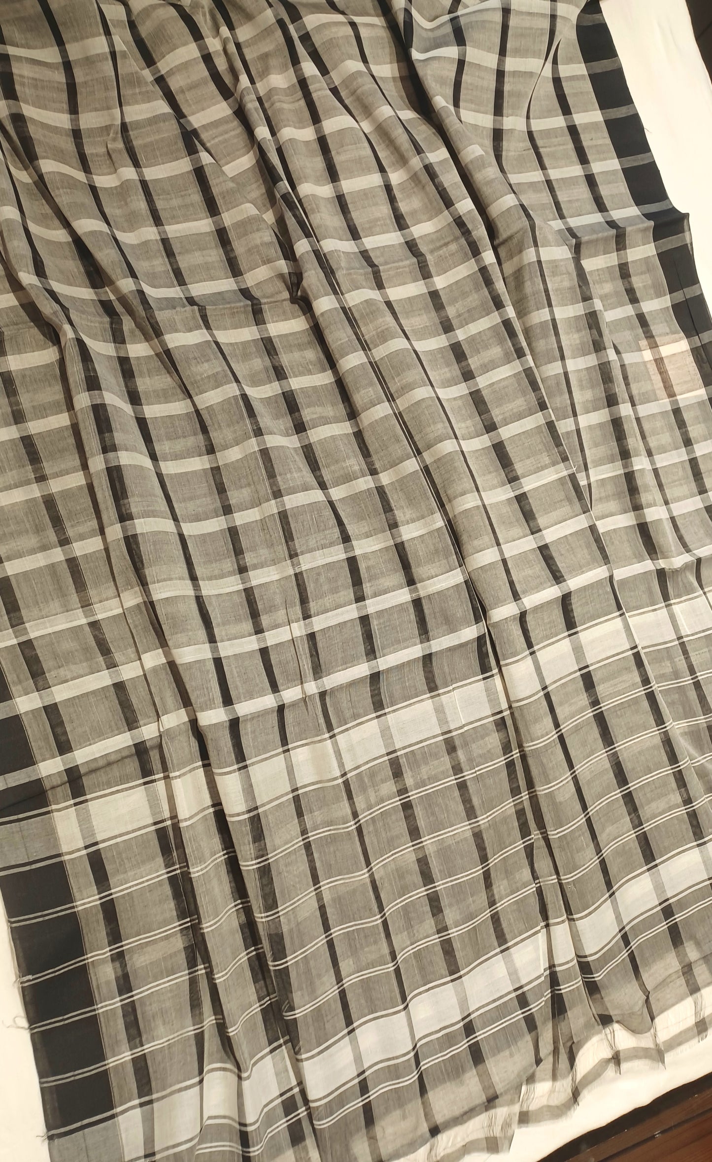 Bobbili Handloom Cotton Black, Grey and White Checks Saree