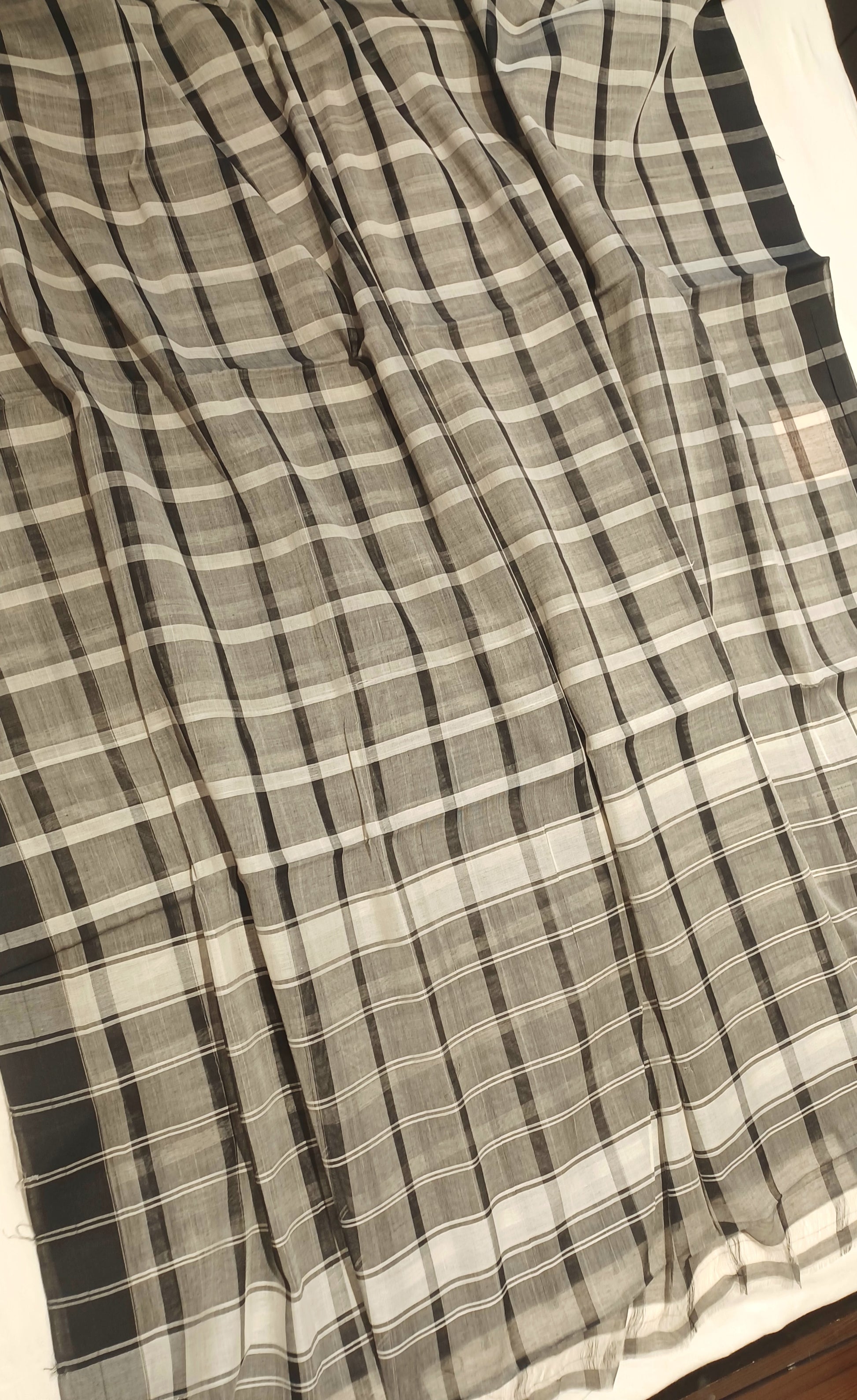 Bobbili Handloom Cotton Black, Grey and White Checks Saree